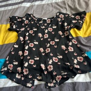 Women’s Top - Large